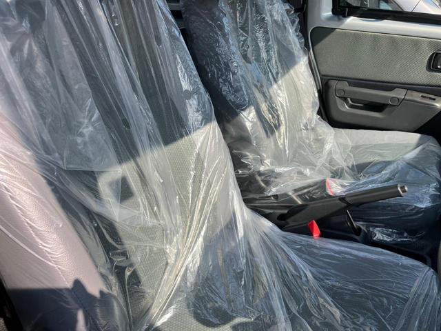 グランマックスカーゴ ＧＬ　４ＷＤ　クリアランスソナー　衝突被害軽減システム　両側スライドドア　キーレスエントリー　アイドリングストップ　ＡＴ　ＥＳＣ　エアコン　パワーウィンドウ　運転席エアバッグ　助手席エアバッグ（12枚目）