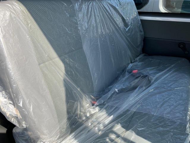 グランマックスカーゴ ＧＬ　４ＷＤ　クリアランスソナー　衝突被害軽減システム　両側スライドドア　キーレスエントリー　アイドリングストップ　ＡＴ　ＥＳＣ　エアコン　パワーウィンドウ　運転席エアバッグ　助手席エアバッグ（13枚目）