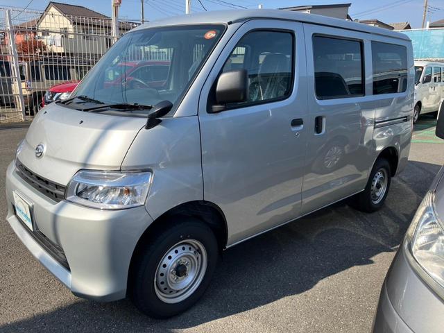 グランマックスカーゴ ＧＬ　４ＷＤ　クリアランスソナー　衝突被害軽減システム　両側スライドドア　キーレスエントリー　アイドリングストップ　ＡＴ　ＥＳＣ　エアコン　パワーウィンドウ　運転席エアバッグ　助手席エアバッグ（17枚目）