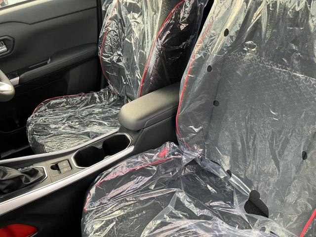 ライズ Ｚ　バックカメラ　クリアランスソナー　オートクルーズコントロール　レーンアシスト　衝突被害軽減システム　オートライト　ＬＥＤヘッドランプ　アルミホイール　スマートキー　電動格納ミラー　シートヒーター（14枚目）