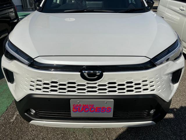 カローラクロス ハイブリッド　Ｚ　バックカメラ　サイドカメラ　クリアランスソナー　オートクルーズコントロール　レーンアシスト　パークアシスト　衝突被害軽減システム　オートマチックハイビーム　オートライト　ＬＥＤヘッドランプ（7枚目）