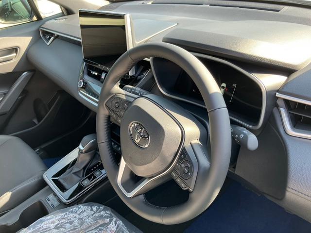 カローラクロス ハイブリッド　Ｚ　バックカメラ　サイドカメラ　クリアランスソナー　オートクルーズコントロール　レーンアシスト　パークアシスト　衝突被害軽減システム　オートマチックハイビーム　オートライト　ＬＥＤヘッドランプ（13枚目）