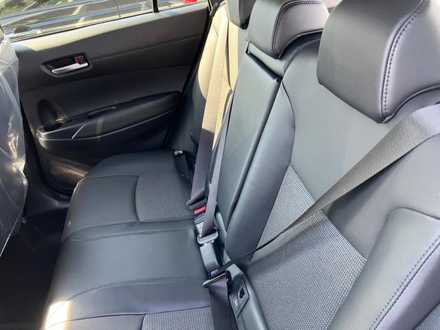 カローラクロス ハイブリッド　Ｚ　バックカメラ　サイドカメラ　クリアランスソナー　オートクルーズコントロール　レーンアシスト　パークアシスト　衝突被害軽減システム　オートマチックハイビーム　オートライト　ＬＥＤヘッドランプ（25枚目）