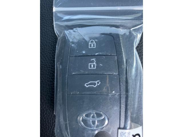 カローラクロス ハイブリッド　Ｚ　バックカメラ　サイドカメラ　クリアランスソナー　オートクルーズコントロール　レーンアシスト　パークアシスト　衝突被害軽減システム　オートマチックハイビーム　オートライト　ＬＥＤヘッドランプ（29枚目）