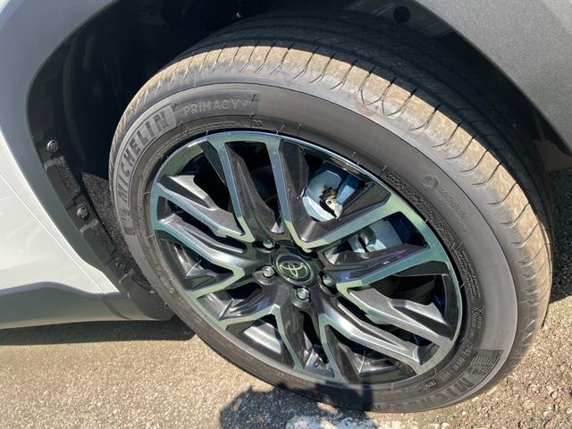 カローラクロス ハイブリッド　Ｚ　バックカメラ　サイドカメラ　クリアランスソナー　オートクルーズコントロール　レーンアシスト　パークアシスト　衝突被害軽減システム　オートマチックハイビーム　オートライト　ＬＥＤヘッドランプ（30枚目）