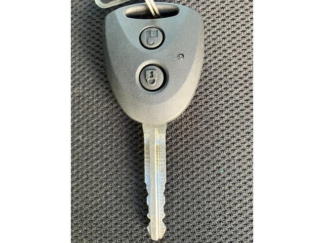 ハイゼットカーゴ ＤＸ　踏み間違い防止　Ｗエアバック　キーフリーシステム　エコアイドル　禁煙　前席パワーウィンドウ　切替４ＷＤ　両側スライドドア　エアコン　運転席エアバッグ　パワーステアリング　ＡＢＳ　コーナーセンサ　ＶＤＣ（20枚目）