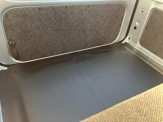 ハイゼットカーゴ ＤＸ　踏み間違い防止　Ｗエアバック　キーフリーシステム　エコアイドル　禁煙　前席パワーウィンドウ　切替４ＷＤ　両側スライドドア　エアコン　運転席エアバッグ　パワーステアリング　ＡＢＳ　コーナーセンサ　ＶＤＣ（26枚目）