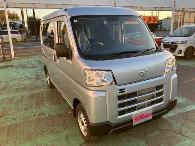 ハイゼットカーゴ ＤＸ　踏み間違い防止　Ｗエアバック　キーフリーシステム　エコアイドル　禁煙　前席パワーウィンドウ　切替４ＷＤ　エアコン　運転席エアバッグ　パワーステアリング　ＡＢＳ　コーナーセンサ　ＶＤＣ（9枚目）