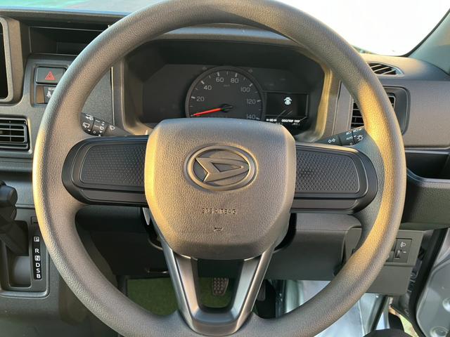 ハイゼットカーゴ ＤＸ　踏み間違い防止　Ｗエアバック　キーフリーシステム　エコアイドル　禁煙　前席パワーウィンドウ　切替４ＷＤ　エアコン　運転席エアバッグ　パワーステアリング　ＡＢＳ　コーナーセンサ　ＶＤＣ（14枚目）