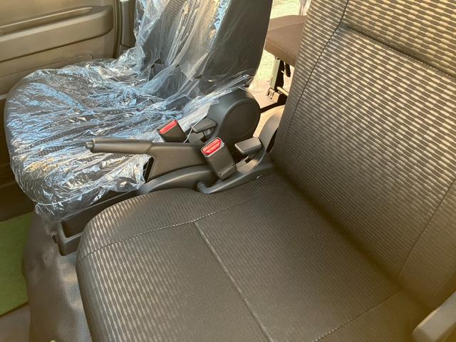 ハイゼットカーゴ ＤＸ　踏み間違い防止　Ｗエアバック　キーフリーシステム　エコアイドル　禁煙　前席パワーウィンドウ　切替４ＷＤ　エアコン　運転席エアバッグ　パワーステアリング　ＡＢＳ　コーナーセンサ　ＶＤＣ（19枚目）