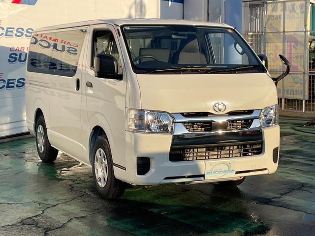 ハイエースバン DX GLパッケージ 車線逸脱警報 電動格納ドアミラー 禁煙車 両側スライドドア バックモニター 横滑り防止装置 キーレスエントリー エアコン パワステ フロントパワーウインドウ エアバック セキュリティー ABS(7枚目)