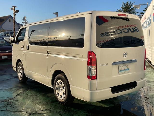 ハイエースバン DX GLパッケージ 車線逸脱警報 電動格納ドアミラー 禁煙車 両側スライドドア バックモニター 横滑り防止装置 キーレスエントリー エアコン パワステ フロントパワーウインドウ エアバック セキュリティー ABS(11枚目)