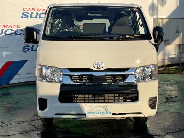 ハイエースバン DX GLパッケージ 車線逸脱警報 電動格納ドアミラー 禁煙車 両側スライドドア バックモニター 横滑り防止装置 キーレスエントリー エアコン パワステ フロントパワーウインドウ エアバック セキュリティー ABS(16枚目)