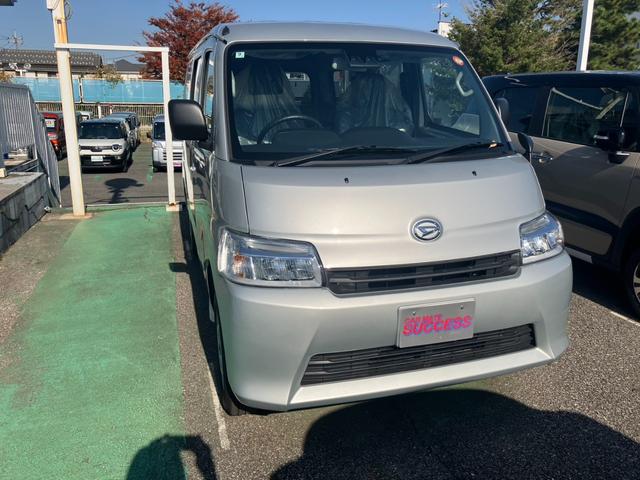 グランマックスカーゴ ＧＬ　エアコン　エアバッグ　パワーウィンドウ　パワーステアリング　ＡＢＳ　横滑り防止装置　キーレス　４ＷＤ　アイスト　ソナー　衝突軽減　ＬＥＤ（11枚目）