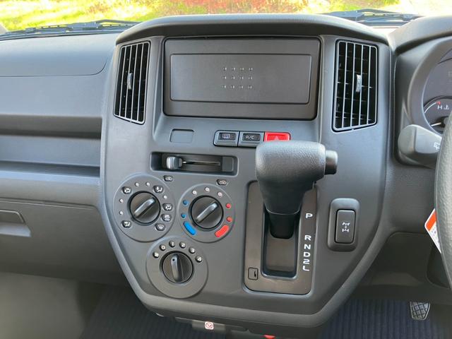 グランマックスカーゴ GL エアコン エアバッグ パワーウィンドウ パワーステアリング ABS 横滑り防止装置 キーレス 4WD アイスト ソナー 盗難防止 衝突軽減 LED(20枚目)