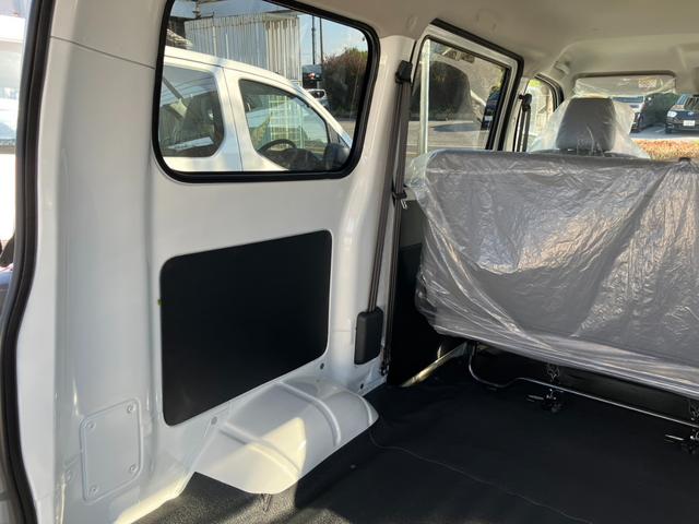 グランマックスカーゴ GL エアコン エアバッグ パワーウィンドウ パワーステアリング ABS 横滑り防止装置 キーレス 4WD アイスト ソナー 盗難防止 衝突軽減 LED(32枚目)