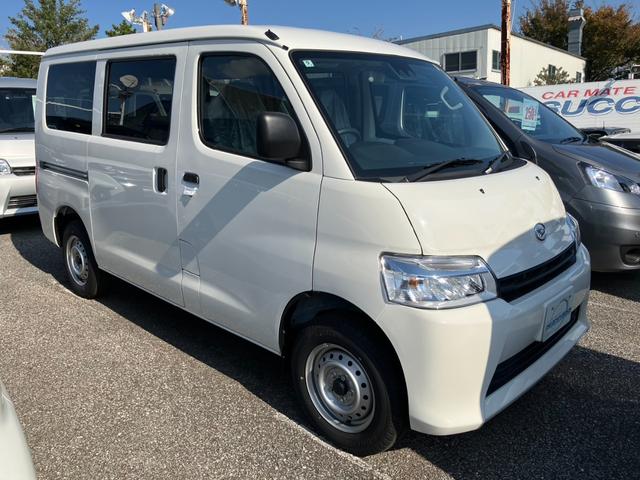 グランマックスカーゴ ＧＬ　エアコン　エアバッグ　パワーウィンドウ　パワーステアリング　ＡＢＳ　横滑り防止装置　キーレス　４ＷＤ　アイスト　ソナー　盗難防止　衝突軽減（11枚目）