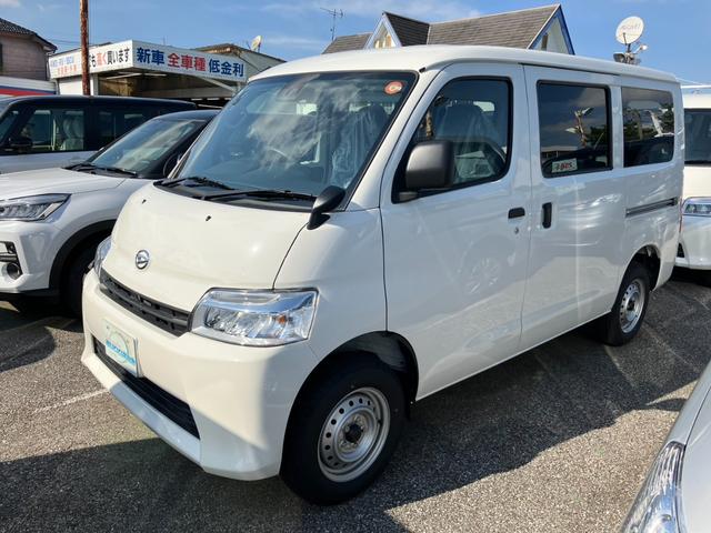 グランマックスカーゴ ＧＬ　パワーウインドウ　ＬＥＤヘッドライト　キーレスエントリー　エアコン　アイドリングストップ　ＡＢＳ　エアバック　横滑り防止機能（6枚目）