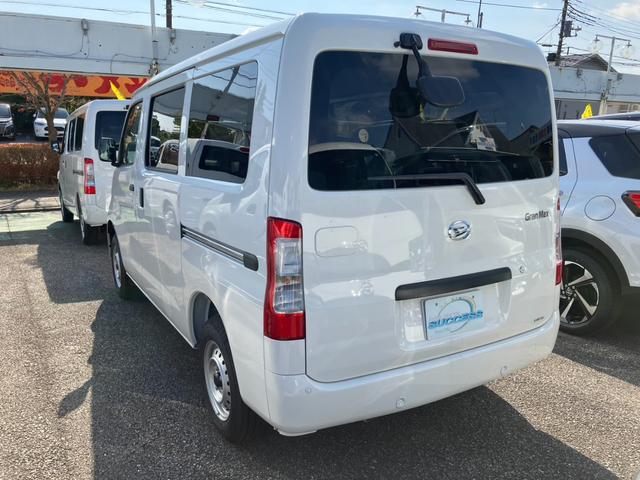 グランマックスカーゴ ＧＬ　パワーウインドウ　ＬＥＤヘッドライト　キーレスエントリー　エアコン　アイドリングストップ　ＡＢＳ　エアバック　横滑り防止機能（8枚目）