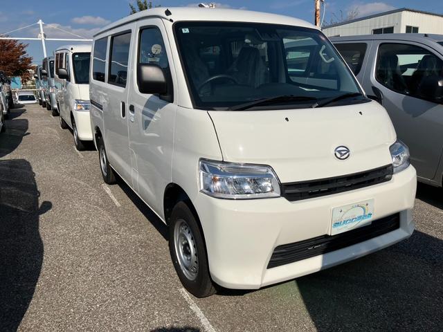 グランマックスカーゴ ＧＬ　パワーウインドウ　ＬＥＤヘッドライト　キーレスエントリー　エアコン　アイドリングストップ　ＡＢＳ　エアバック　横滑り防止機能（10枚目）