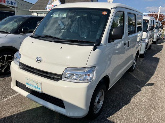 グランマックスカーゴ ＧＬ　パワーウインドウ　ＬＥＤヘッドライト　キーレスエントリー　エアコン　アイドリングストップ　ＡＢＳ　エアバック　横滑り防止機能（11枚目）