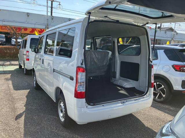 グランマックスカーゴ ＧＬ　パワーウインドウ　ＬＥＤヘッドライト　キーレスエントリー　エアコン　アイドリングストップ　ＡＢＳ　エアバック　横滑り防止機能（21枚目）