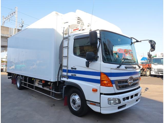 ヒノレンジャー 低温冷凍車　エアサス　ＳＤ　Ｐ／Ｇ　荷台長６．２５ｍ　ＡＴ　エアサス　－３０℃設定　東プレ　ＸＶ４２Ｌ０Ｃ　リア観音　ゲート被せ　床システムフロア　ラッシング２段　断熱５０ｍｍ、床は７５ｍｍ　新明和　跳ね上げオートターン式　アルミ　１ｔ　箱内スイッチ　取説有り（3枚目）