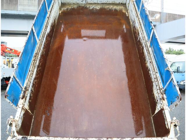 キャンター 強化ダンプ 全低床 3t4ナンバー 全低床 極東開発 DD02-31 3方開 手動コボレーン フロントプロテクターアングル補強2本 ロックピン付 3t4ナンバー 150馬力 ETC キーレス 車線逸脱警報装置付(8枚目)