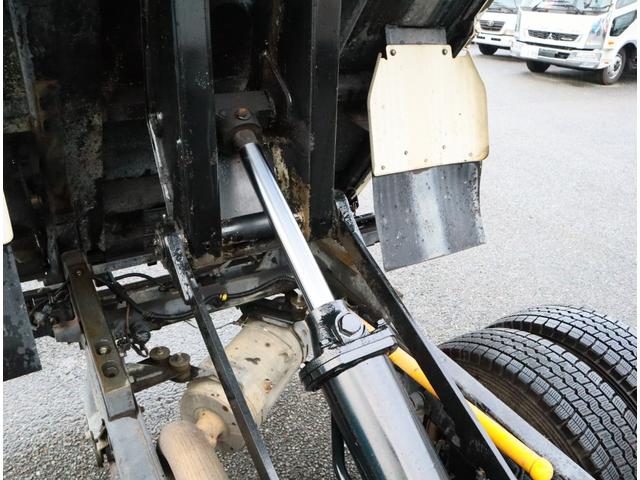 キャンター 強化ダンプ 全低床 3t4ナンバー 全低床 極東開発 DD02-31 3方開 手動コボレーン フロントプロテクターアングル補強2本 ロックピン付 3t4ナンバー 150馬力 ETC キーレス 車線逸脱警報装置付(12枚目)