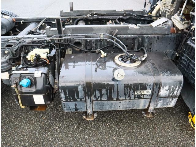 キャンター 強化ダンプ 全低床 3t4ナンバー 全低床 極東開発 DD02-31 3方開 手動コボレーン フロントプロテクターアングル補強2本 ロックピン付 3t4ナンバー 150馬力 ETC キーレス 車線逸脱警報装置付(18枚目)