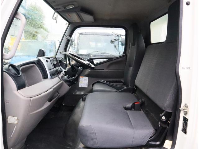 キャンター 強化ダンプ 全低床 3t4ナンバー 全低床 極東開発 DD02-31 3方開 手動コボレーン フロントプロテクターアングル補強2本 ロックピン付 3t4ナンバー 150馬力 ETC キーレス 車線逸脱警報装置付(26枚目)