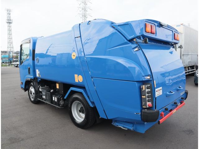 エルフトラック 巻込みパッカー 5.2立米 連続スイッチ 積載2t AT車 巻込み式 モリタ KA752D 5.2立米 連続スイッチ 汚水タンク 積載2t スムーサーEX 150馬力 カラーバックカメラ キーレス スペアキー有 保証書有 記録簿有(6枚目)