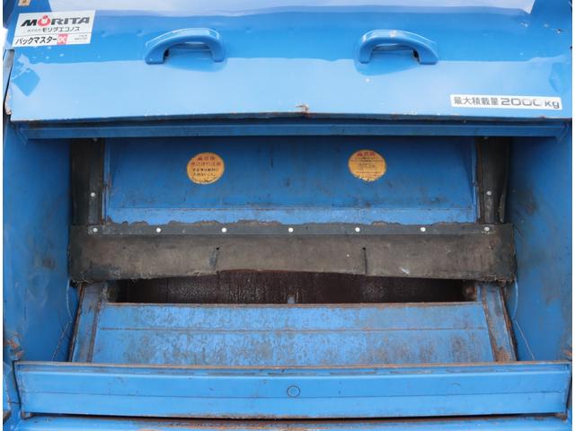 エルフトラック 巻込みパッカー 5.2立米 連続スイッチ 積載2t AT車 巻込み式 モリタ KA752D 5.2立米 連続スイッチ 汚水タンク 積載2t スムーサーEX 150馬力 カラーバックカメラ キーレス スペアキー有 保証書有 記録簿有(11枚目)