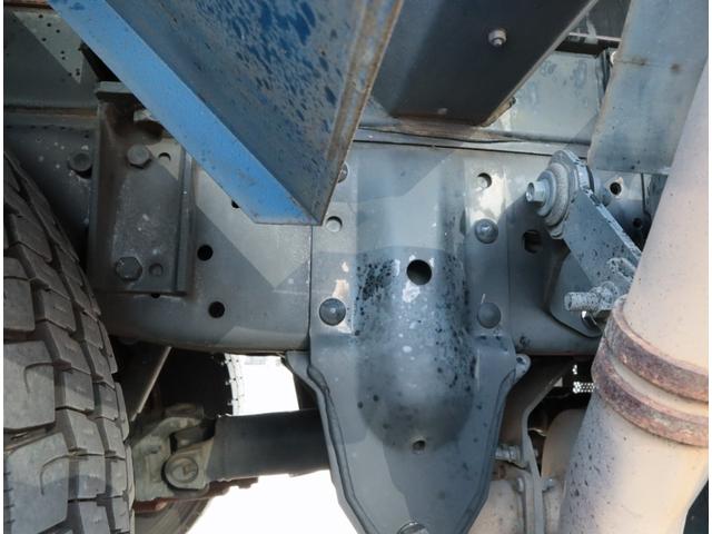 エルフトラック 巻込みパッカー 5.2立米 連続スイッチ 積載2t AT車 巻込み式 モリタ KA752D 5.2立米 連続スイッチ 汚水タンク 積載2t スムーサーEX 150馬力 カラーバックカメラ キーレス スペアキー有 保証書有 記録簿有(25枚目)