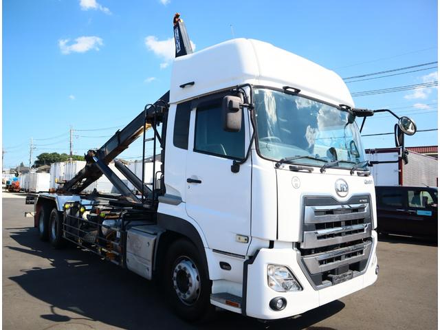 クオン アームロール ハイルーフ 2デフ 積載11.7t GVW25t エスコット 新明和 CCA1414-30 ツインホイスト キャブバックステップ 8.5mモード切替付 リアローラージャッキ タコグラフ 取説、記録簿有(3枚目)