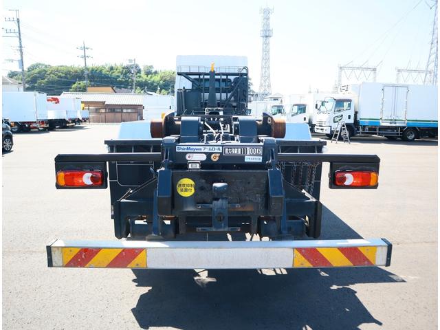 クオン アームロール ハイルーフ 2デフ 積載11.7t GVW25t エスコット 新明和 CCA1414-30 ツインホイスト キャブバックステップ 8.5mモード切替付 リアローラージャッキ タコグラフ 取説、記録簿有(5枚目)
