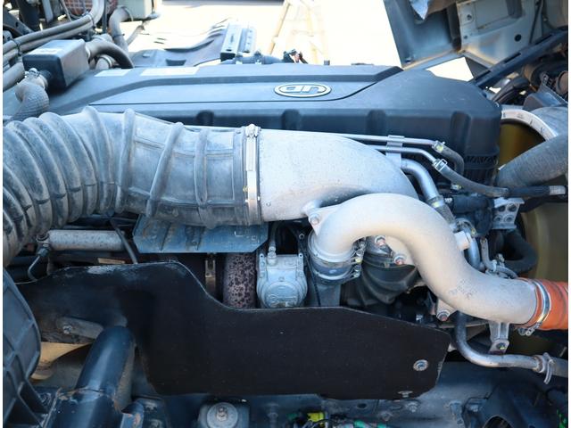 クオン アームロール ハイルーフ 2デフ 積載11.7t GVW25t エスコット 新明和 CCA1414-30 ツインホイスト キャブバックステップ 8.5mモード切替付 リアローラージャッキ タコグラフ 取説、記録簿有(35枚目)