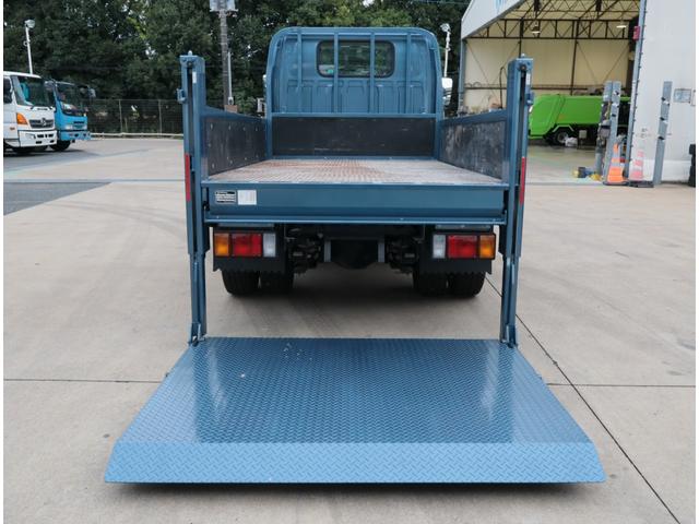 タイタントラック フルワイドロー 垂直ゲート 積載1.55t AT車 3方開 床縞鉄板貼り 車両総重量5t未満 150馬力 ETC付 ラジオ付 スムーサーEX(7枚目)