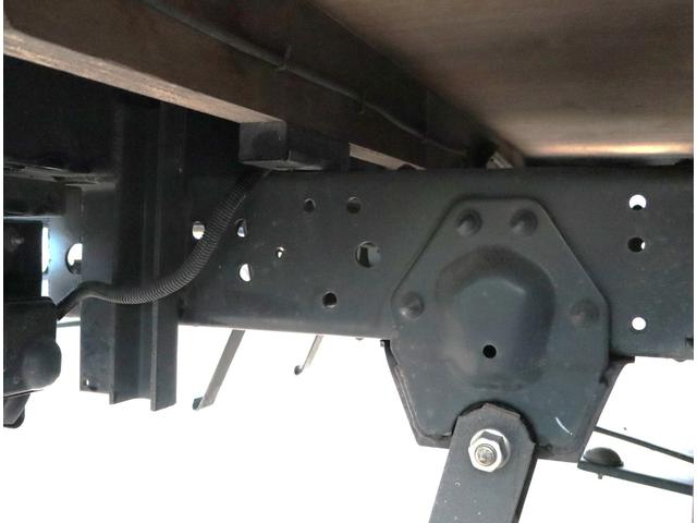 タイタントラック フルワイドロー 垂直ゲート 積載1.55t AT車 3方開 床縞鉄板貼り 車両総重量5t未満 150馬力 ETC付 ラジオ付 スムーサーEX(16枚目)