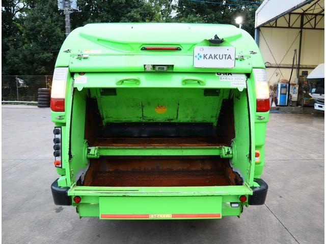 デュトロ 巻込み式　５．１立米　汚水タンク　積載２ｔ　ＡＴ車　パッカー　新明和　ＧＲ０５２－１４３５　連続スイッチ　フロアＡＴ　取扱説明書有り　ＩＣターボ有　１５０馬力　ＥＴＣ　アイドリングストップ　Ｂｌｕｅｔｏｏｔｈ付ラジオ（9枚目）