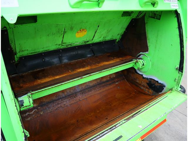 デュトロ 巻込み式　５．１立米　汚水タンク　積載２ｔ　ＡＴ車　パッカー　新明和　ＧＲ０５２－１４３５　連続スイッチ　フロアＡＴ　取扱説明書有り　ＩＣターボ有　１５０馬力　ＥＴＣ　アイドリングストップ　Ｂｌｕｅｔｏｏｔｈ付ラジオ（10枚目）