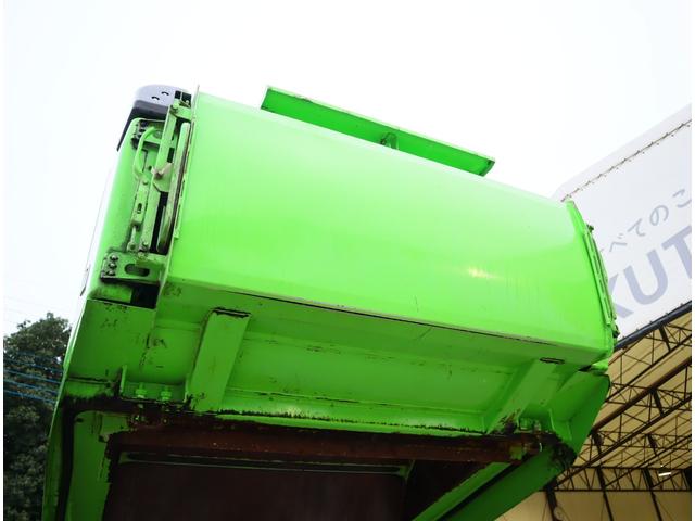 デュトロ 巻込み式　５．１立米　汚水タンク　積載２ｔ　ＡＴ車　パッカー　新明和　ＧＲ０５２－１４３５　連続スイッチ　フロアＡＴ　取扱説明書有り　ＩＣターボ有　１５０馬力　ＥＴＣ　アイドリングストップ　Ｂｌｕｅｔｏｏｔｈ付ラジオ（17枚目）