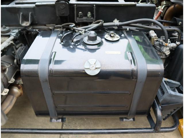 デュトロ 巻込み式　５．１立米　汚水タンク　積載２ｔ　ＡＴ車　パッカー　新明和　ＧＲ０５２－１４３５　連続スイッチ　フロアＡＴ　取扱説明書有り　ＩＣターボ有　１５０馬力　ＥＴＣ　アイドリングストップ　Ｂｌｕｅｔｏｏｔｈ付ラジオ（27枚目）