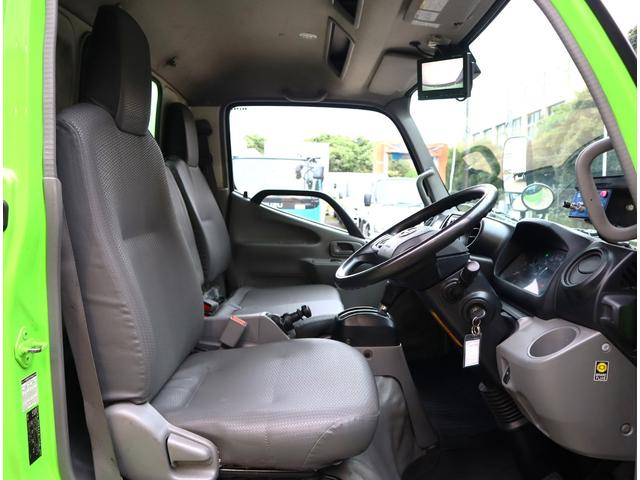 デュトロ 巻込み式　５．１立米　汚水タンク　積載２ｔ　ＡＴ車　パッカー　新明和　ＧＲ０５２－１４３５　連続スイッチ　フロアＡＴ　取扱説明書有り　ＩＣターボ有　１５０馬力　ＥＴＣ　アイドリングストップ　Ｂｌｕｅｔｏｏｔｈ付ラジオ（28枚目）