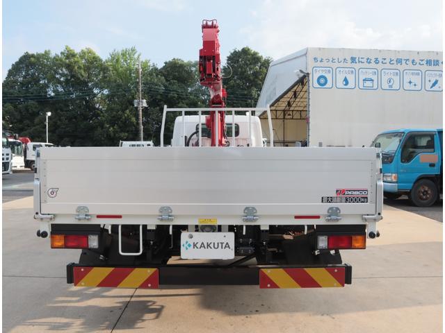 キャンター ２．９ｔ吊６段クレーン　ラジコン付　アルミ平　走行１千ｋｍ　全低床　ワイド超ロング　ユニック　フックイン　ラジコン　リアアウトリガー　アルミブロック　パブコ　３方開　横根太木製　液晶メーターパネル　積載３ｔ　走行１千ｋｍ　車検有　カラーバックカメラ（5枚目）