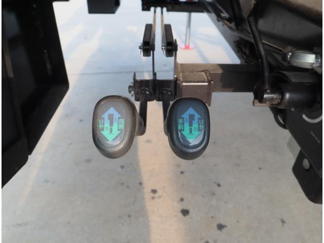 キャンター ２．９ｔ吊６段クレーン　ラジコン付　アルミ平　走行１千ｋｍ　全低床　ワイド超ロング　ユニック　フックイン　ラジコン　リアアウトリガー　アルミブロック　パブコ　３方開　横根太木製　液晶メーターパネル　積載３ｔ　走行１千ｋｍ　車検有　カラーバックカメラ（19枚目）