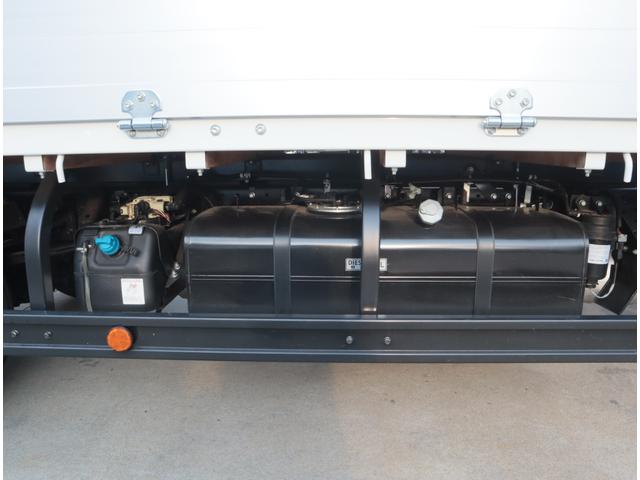 キャンター ２．９ｔ吊６段クレーン　ラジコン付　アルミ平　走行１千ｋｍ　全低床　ワイド超ロング　ユニック　フックイン　ラジコン　リアアウトリガー　アルミブロック　パブコ　３方開　横根太木製　液晶メーターパネル　積載３ｔ　走行１千ｋｍ　車検有　カラーバックカメラ（27枚目）