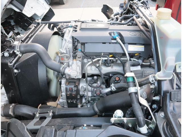 キャンター ２．９ｔ吊６段クレーン　ラジコン付　アルミ平　走行１千ｋｍ　全低床　ワイド超ロング　ユニック　フックイン　ラジコン　リアアウトリガー　アルミブロック　パブコ　３方開　横根太木製　液晶メーターパネル　積載３ｔ　走行１千ｋｍ　車検有　カラーバックカメラ（40枚目）