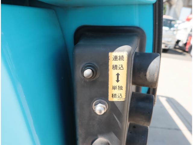 キャンター ワイドセミロング 巻込みパッカー 6.8立米 連続スイッチ ワイドセミロング 巻込み式 モリタ KA768D 6.8立米 連続スイッチ 車検有 175馬力 インパネ5速 カラーバックカメラ キーレス スペアキー有 Bluetooth付ラジオ(8枚目)