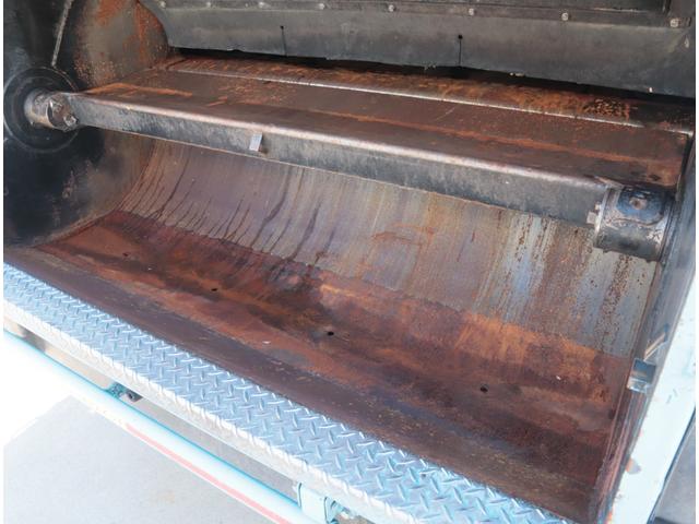 キャンター ワイドセミロング 巻込みパッカー 6.8立米 連続スイッチ ワイドセミロング 巻込み式 モリタ KA768D 6.8立米 連続スイッチ 車検有 175馬力 インパネ5速 カラーバックカメラ キーレス スペアキー有 Bluetooth付ラジオ(10枚目)